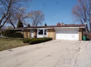 918 Vera Ln, Wheeling, IL 60090