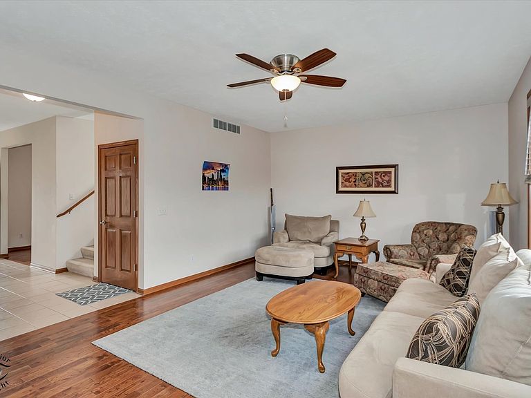 Listing photo 5