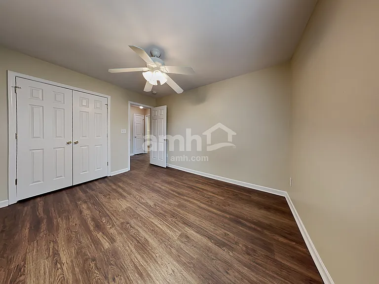 141 Sawhorse Dr — Photo 16