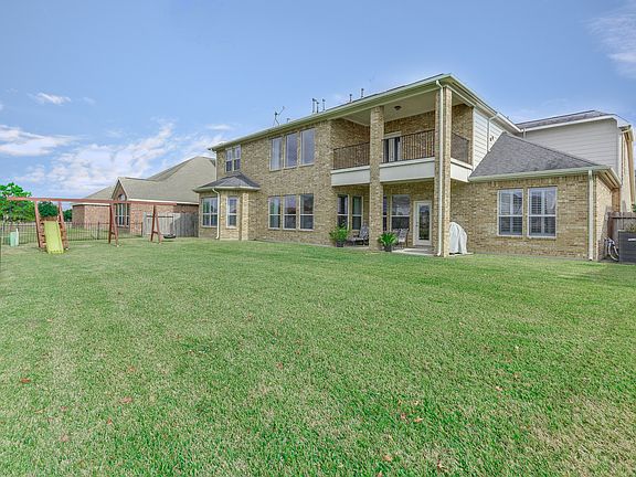4th image of 1704 Garden Ivy Ln