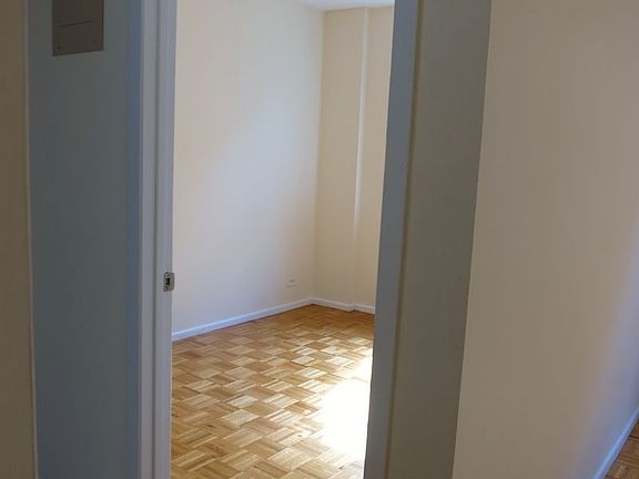5th image of 519 E 78th St APT 4D