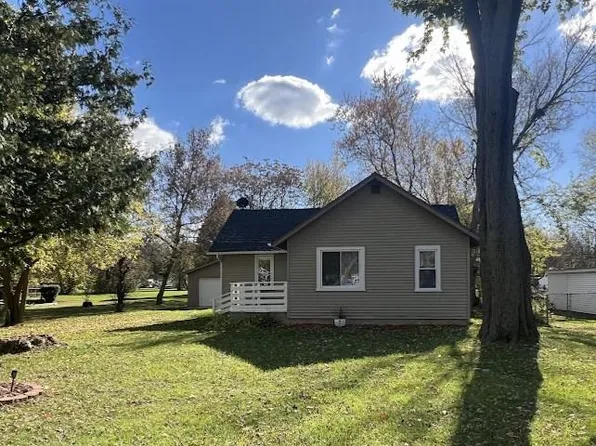 6088 Lapeer Rd, Burton, MI 48509