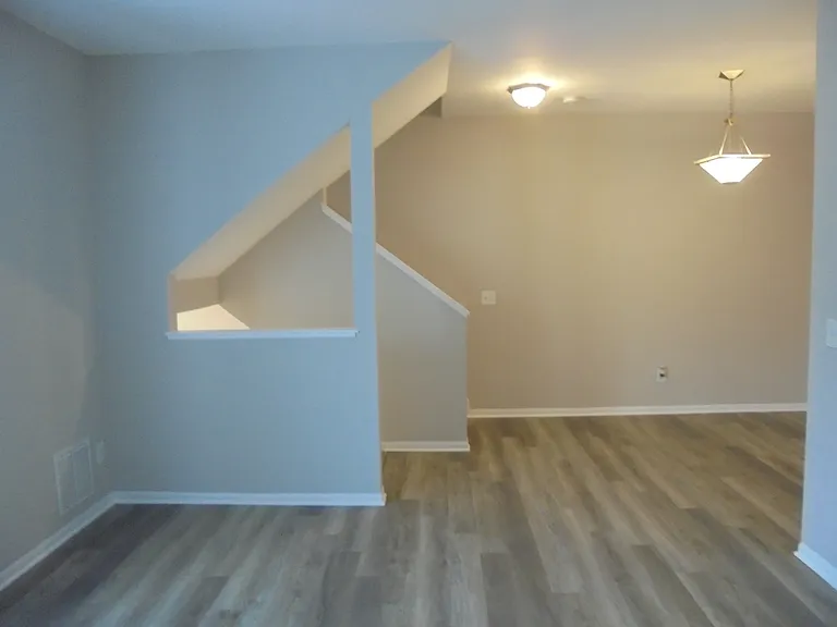 1847 Grandview Pl — Photo 6