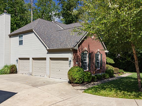 3rd image of 7327 Welbeck Dr