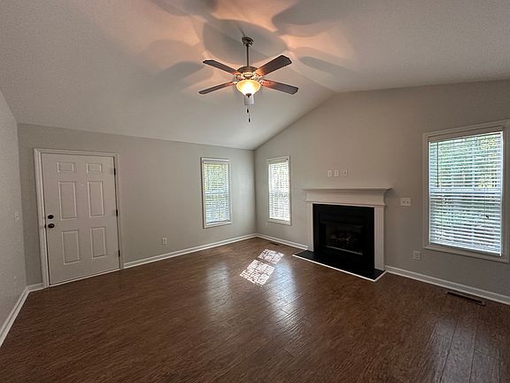 4th image of 74 Apple Ct