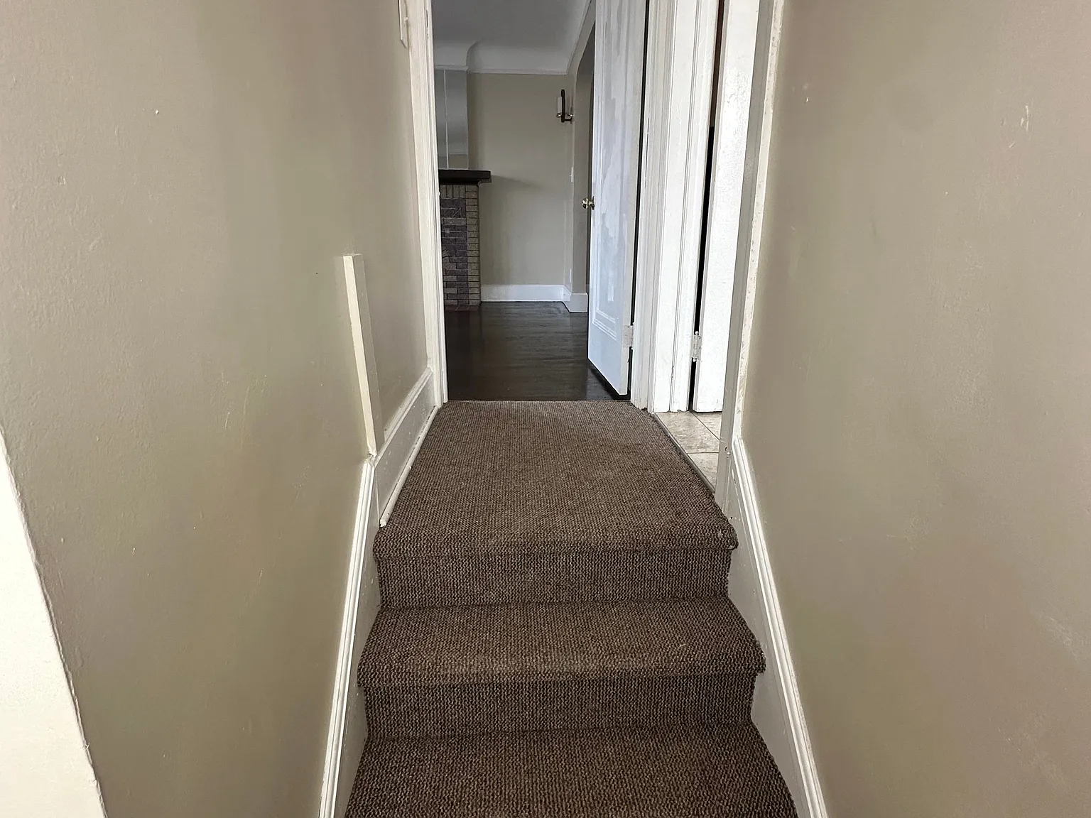 2 bed, 1.0 bath, 953 sqft, $1,200 — Photo 1
