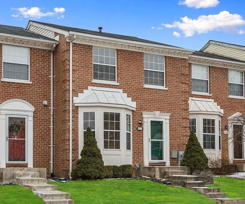 Beautiful Brick-Front Townhome
