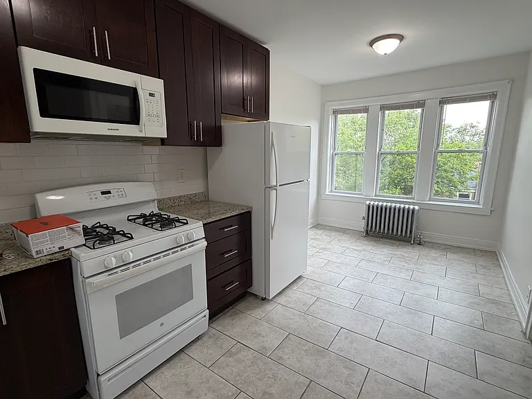 6532 N Sacramento Ave #3N — Photo 2