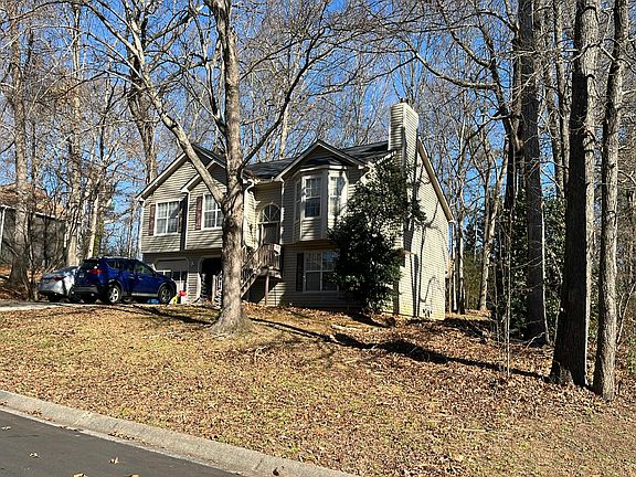 2nd image of 1525 Royale Castle Dr