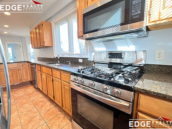 5th image of 41 Dracut St #1