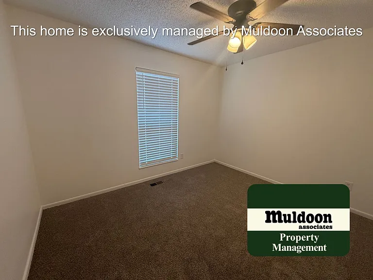 2958 Roche Dr N — Photo 17