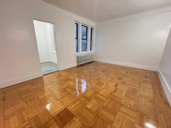 160 Wadsworth Avenue image 3 of 5