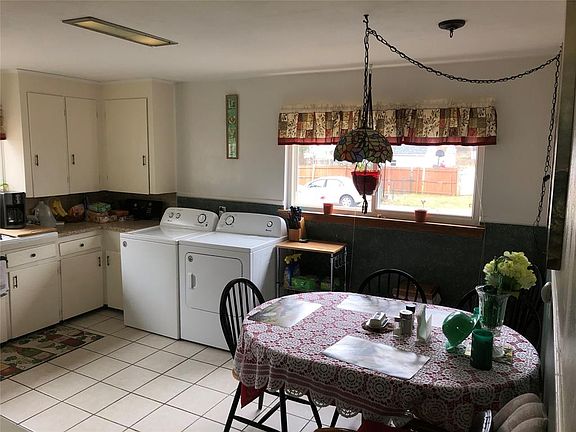4th image of 40 N Baldwin St
