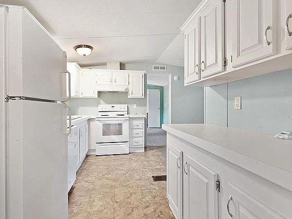 5th image of 9960 SE 151st Pl
