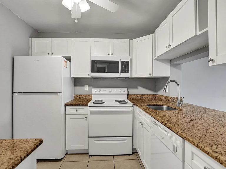 9460 Poinciana Pl #101 — Photo 3