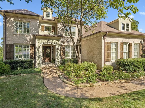 2nd image of 190 Azalea Ln