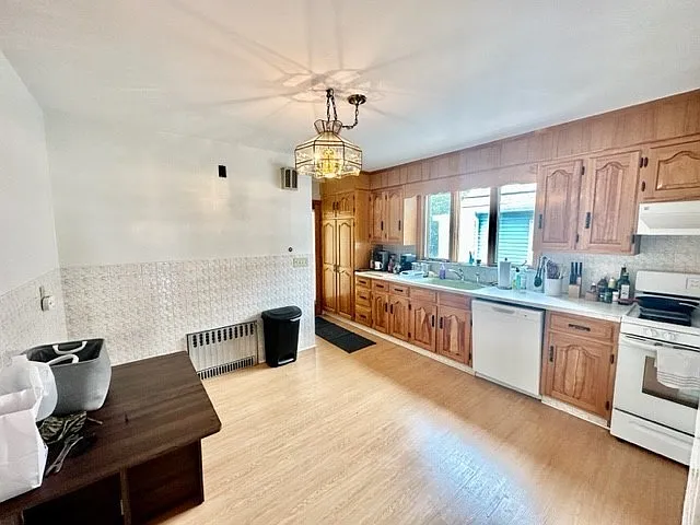 30 Sterling St #2A — Photo 2