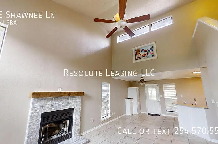 8 E Shawnee Ln — Photo 3