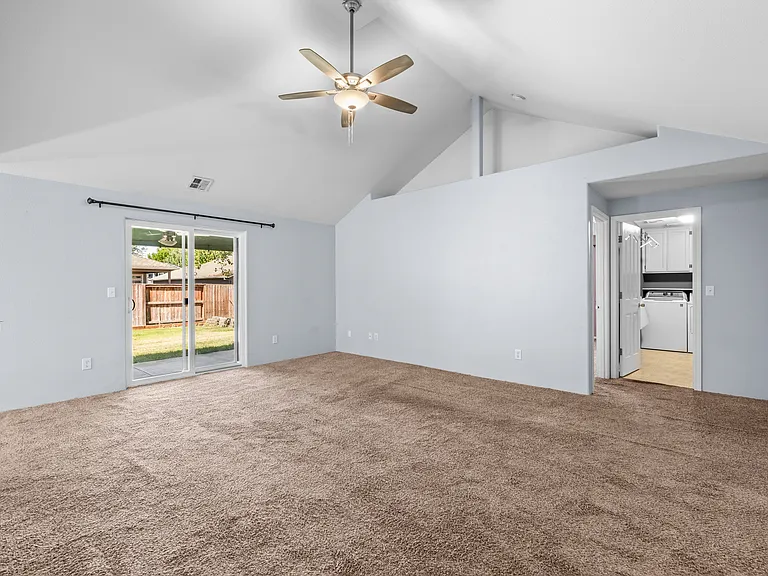 1016 Birmingham St — Photo 6