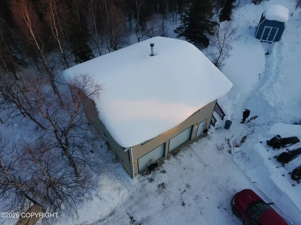 1 Hill Top Ln, Healy, AK 99743