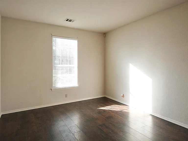 1204 Stepp Bnd — Photo 3