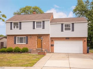 4855 Edsal Dr, Lyndhurst, OH 44124