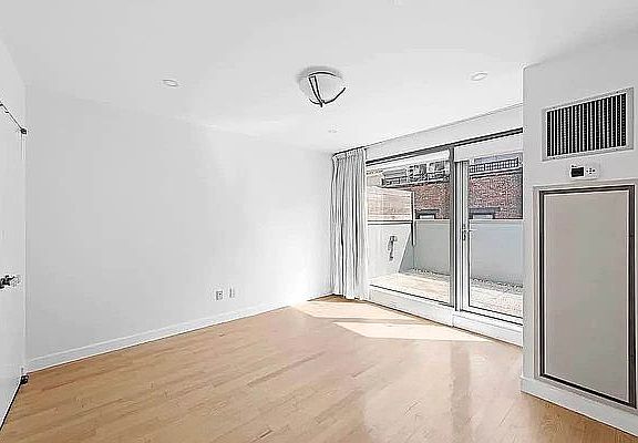4th image of 650 6th Ave #B