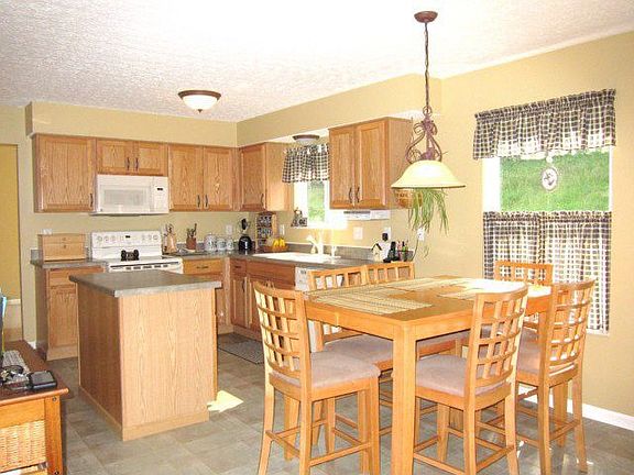 3rd image of 425 Highbanks Valley Ct