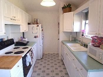 4th image of 3409 Dallis Dr