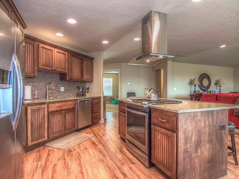 9425 12th Ln — Photo 3