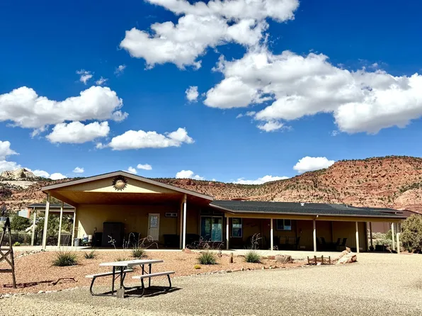 4970 E Rock Ledge Ln, Kanab, UT 84741