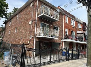 5737 Van Doren St, Flushing, NY 11368