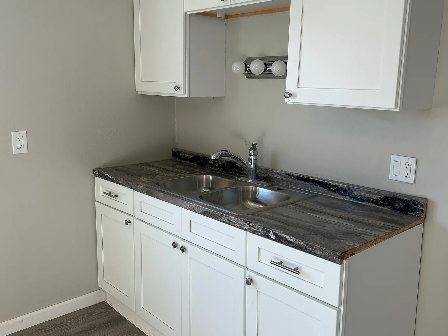 2 bed, 1053 sqft, $1,100 — Photo 3
