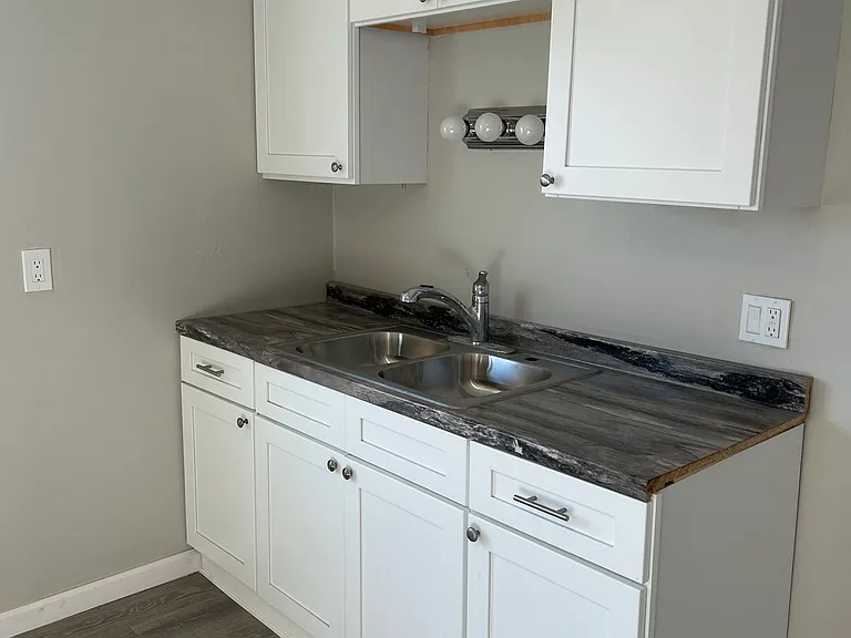 35 Willow St #2 — Photo 3