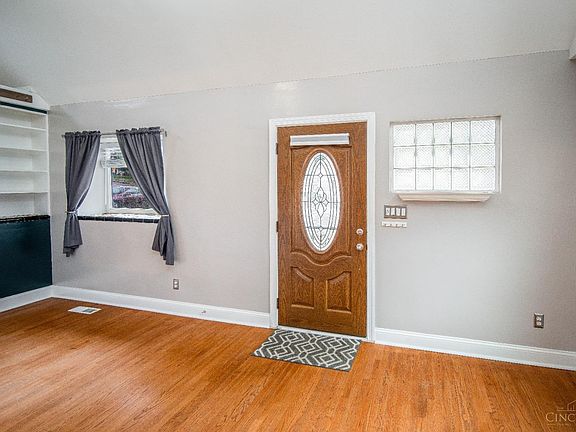 5th image of 2780 Losantiville Ave