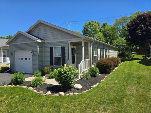 6671 Daffodil Dr, Bath, NY 14810