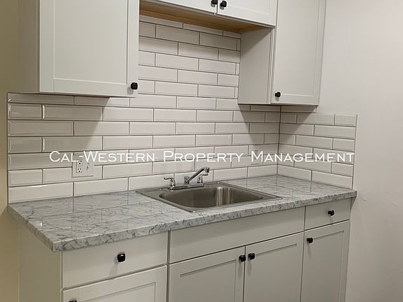 2nd image of 880 Willow St APT 1