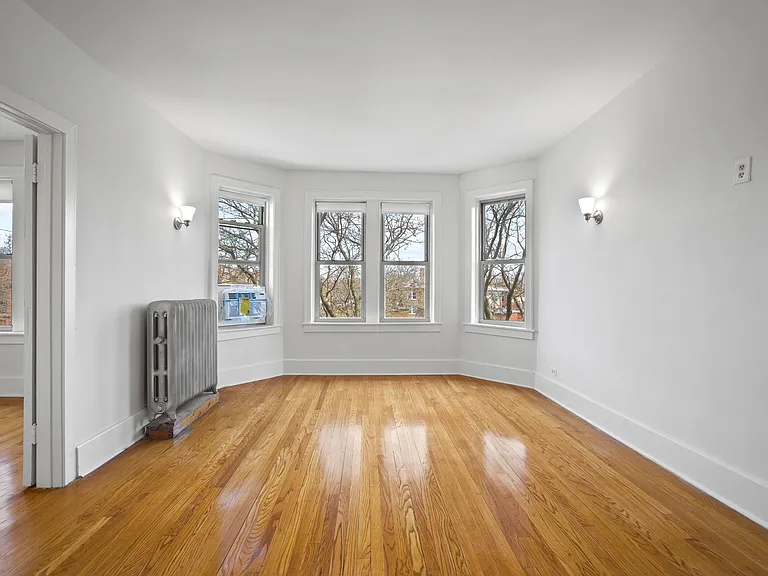 7444 N. Seeley — Photo 7