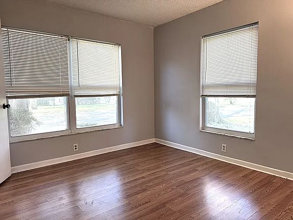 3rd image of 2409 SE 15th Ave APT E