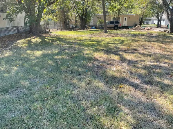 701 Spruce St, Commerce, TX 75428