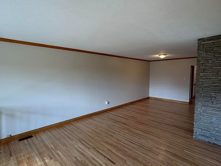 45 Sherwood Forest Dr — Photo 6