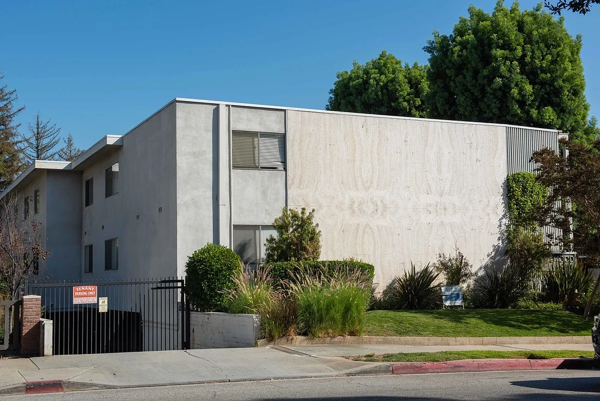 Building Photo - 346 S Los Robles Ave #1
