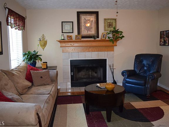 2nd image of 2655 Tucker Dr