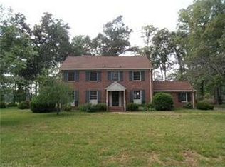 14 Club Ter, Newport News, VA 23606