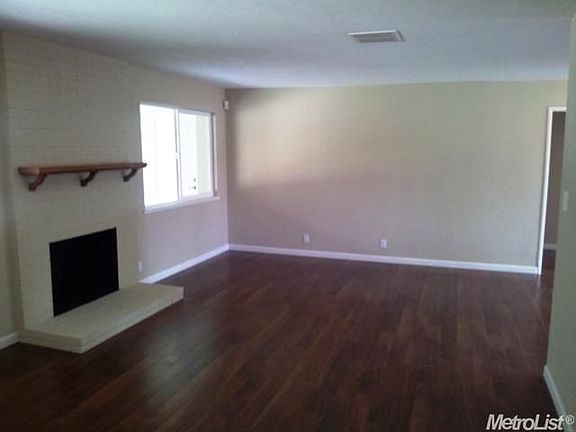 3rd image of 1414 Glenwood Dr