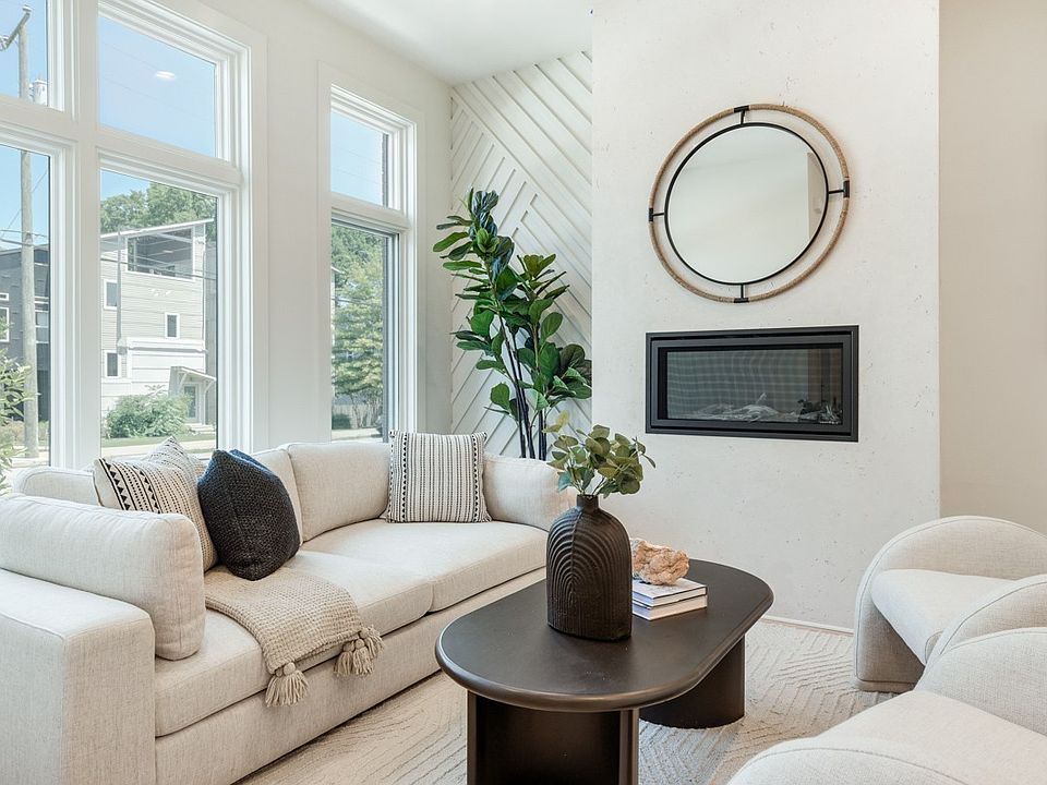 1st image of 1721 6th Ave N #1