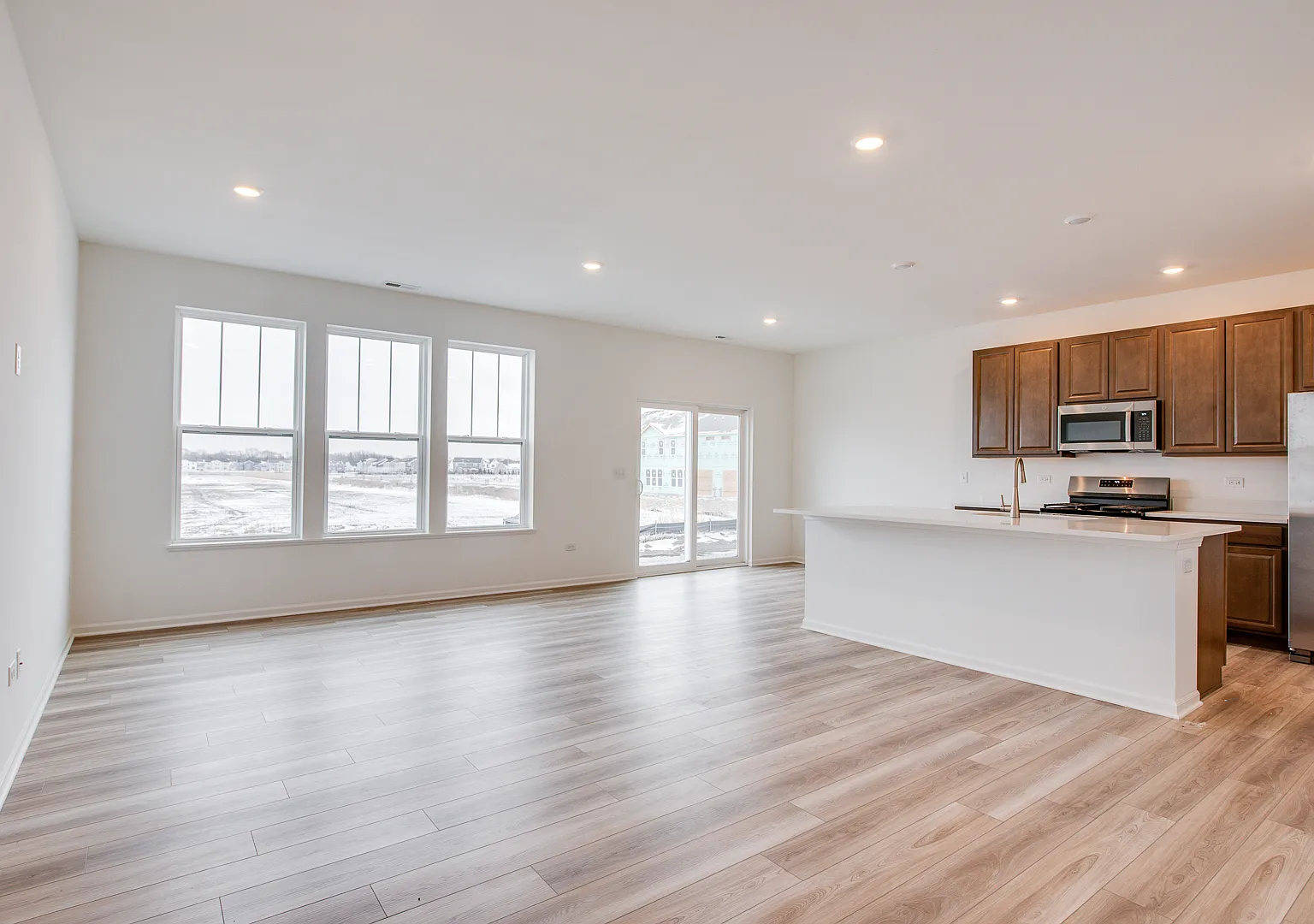3 bed, 2.5 bath, 1767 sqft, $2,800 — Photo 3