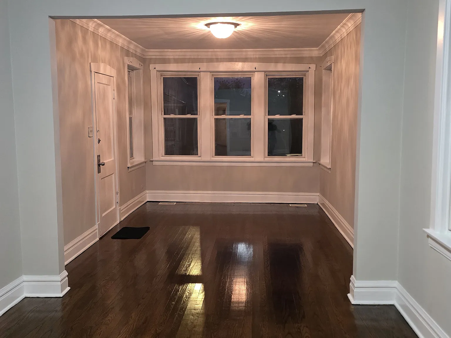 1310 S 49th Ct — Photo 4