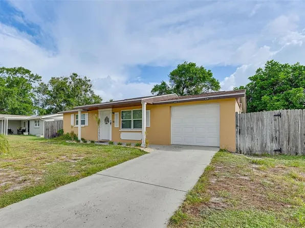 9746 Lake Chrise Ln, Port Richey, FL 34668
