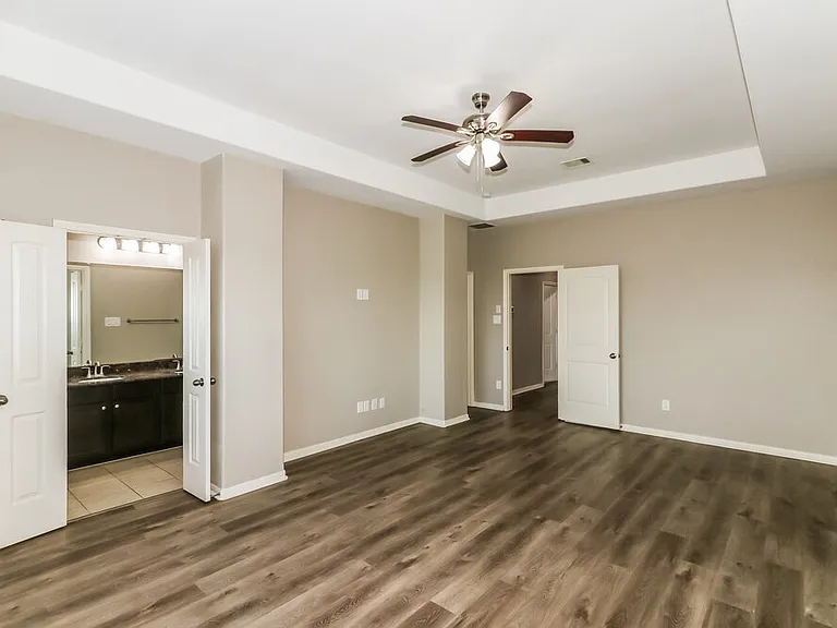 339 Sea Breeze Dr — Photo 9